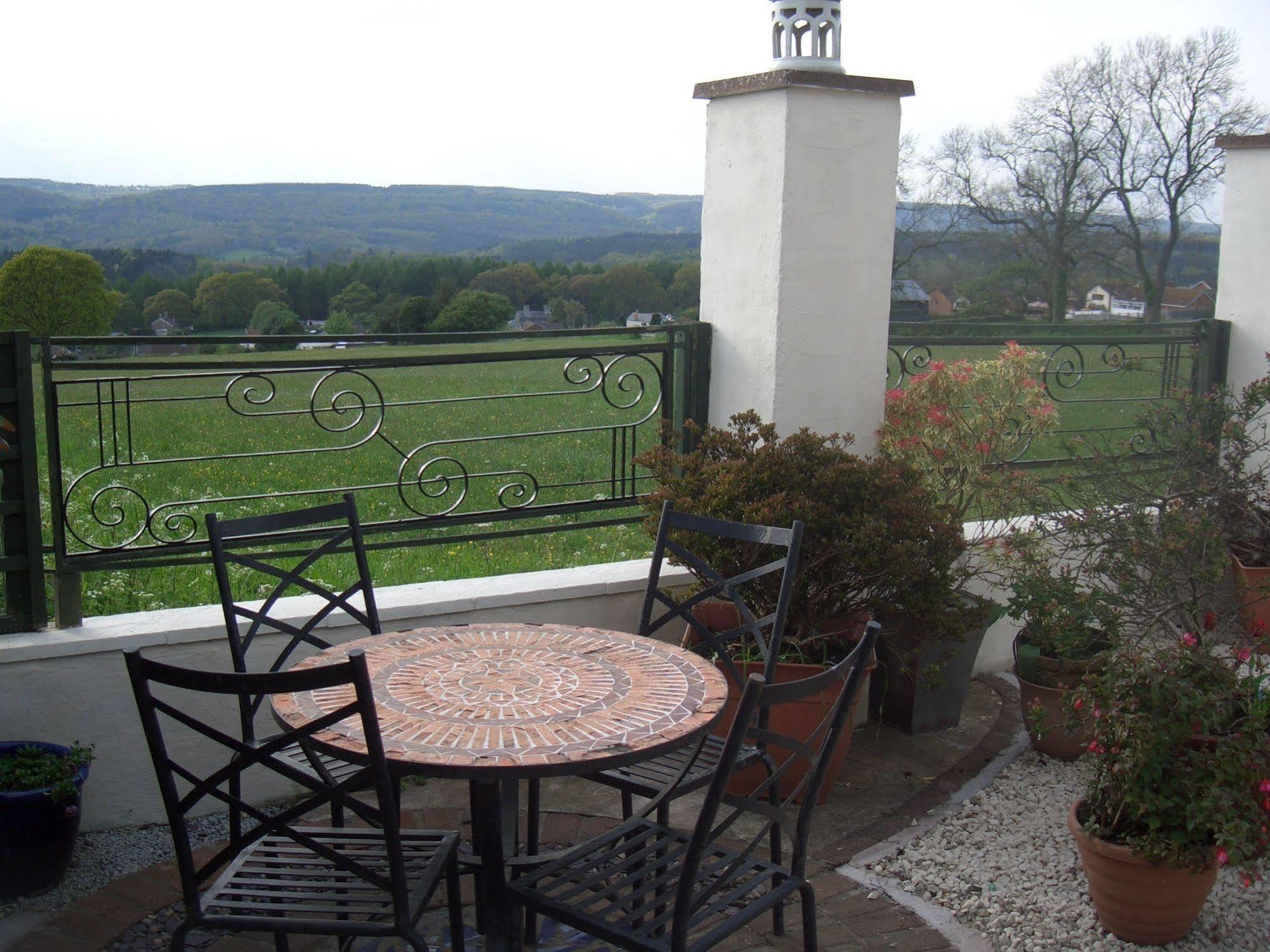 Dean Valley Panorama Bed & Breakfast Lydney Exterior foto